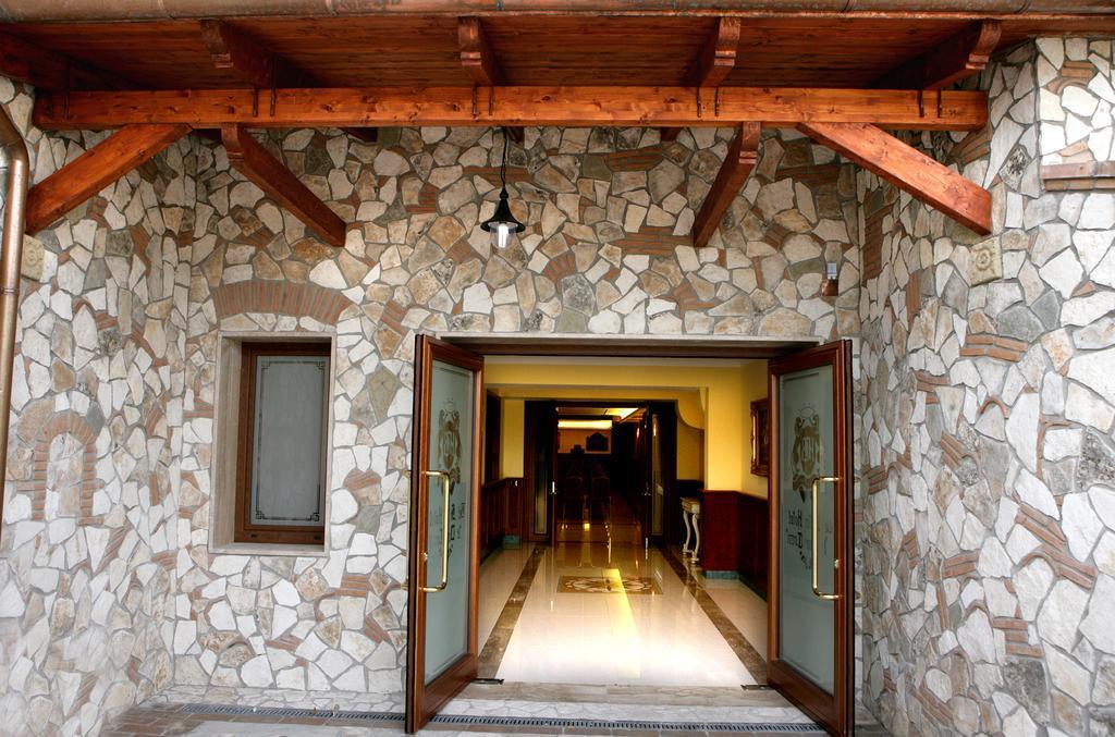 Bel Sito Hotel Due Torri Manocalzati Exterior foto